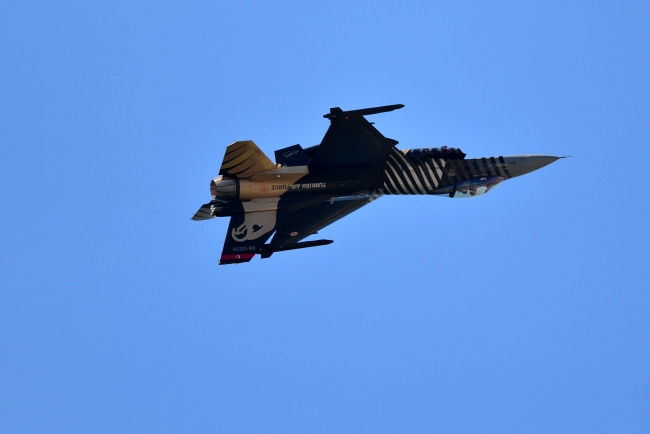 SOLOTÜRK'ün '23 Nisan' gösterisi nefes kesti