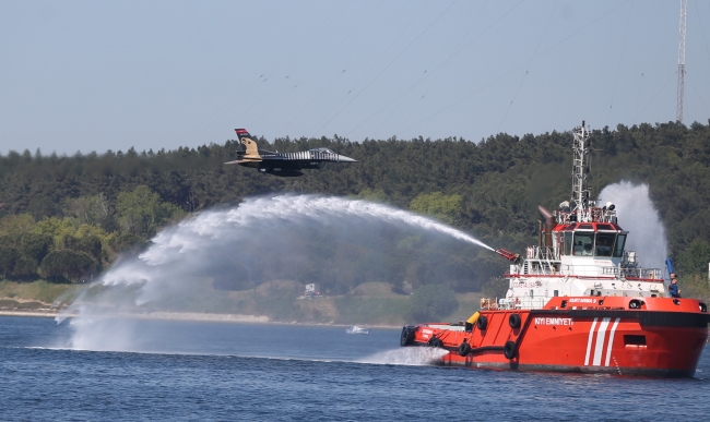 SOLOTÜRK'ün '23 Nisan' gösterisi nefes kesti