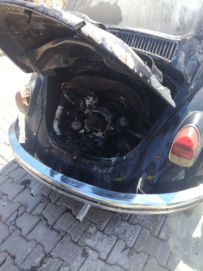 Hareket halindeki araç alev aldı