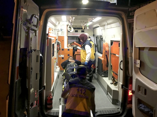 Alkol uygulaması yapan trafik polisine alkollü sürücü çarptı