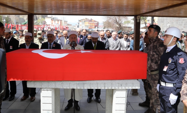 Şehit polis Kubilay Karaman son yolculuğuna uğurlandı