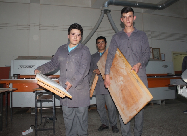 Afrin'deki okullar için Osmaniye'deki öğrenciler seferber oldu