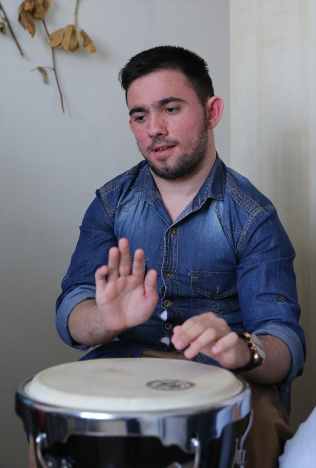 Engelli ve otizmli çocuklar "Erik Ağacında Narız Biz" ile bir arada