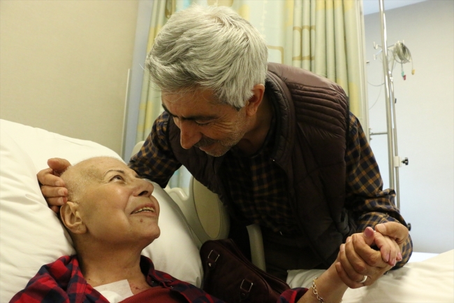 15 yıl önce boşanan çift, hastanede yeniden evlendi