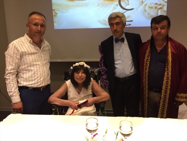 15 yıl önce boşanan çift, hastanede yeniden evlendi