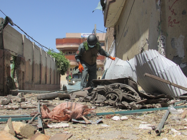 Afganistan'da seçim merkezine saldırı: 6 yaralı