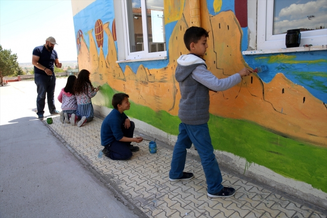 İlkokul öğretmeninin hayalini öğrencileriyle gerçekleştiriyor