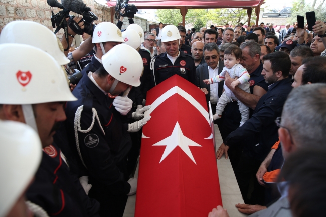 Şehit itfaiyeci Taner Çebi, İstanbul'da son yolculuğuna uğurlandı