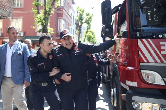 Şehit itfaiyeci Taner Çebi, İstanbul'da son yolculuğuna uğurlandı