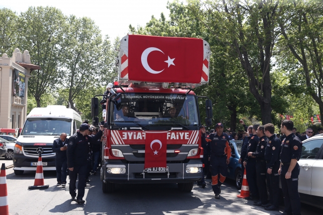 Şehit itfaiyeci Taner Çebi, İstanbul'da son yolculuğuna uğurlandı