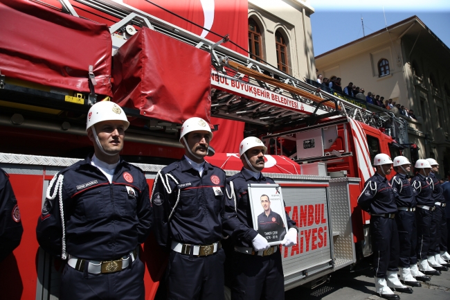 Şehit itfaiyeci Taner Çebi, İstanbul'da son yolculuğuna uğurlandı