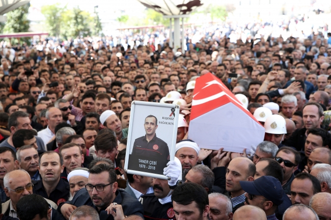 Şehit itfaiyeci Taner Çebi, İstanbul'da son yolculuğuna uğurlandı