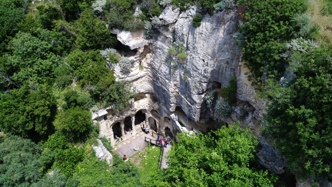 Romalılardan kalma Titus Tüneli, turistleri ağırlıyor