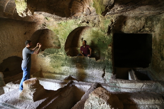 Romalılardan kalma Titus Tüneli, turistleri ağırlıyor