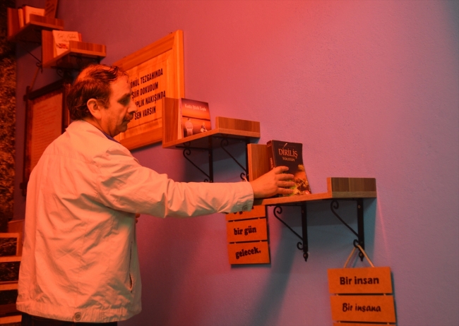 Edebiyat sokağı, tarih köşesi, çiçek bahçesiyle Kütahya'da bir lise