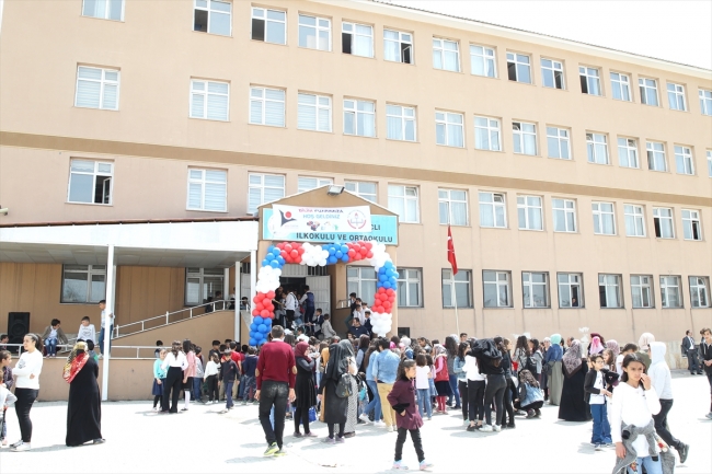 Teröristler okullarını yaktı, onlar azimlerini kaybetmedi