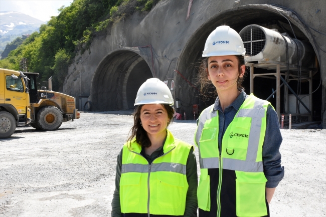 Yeni Zigana Tüneli işçilerin emekleriyle ilerliyor