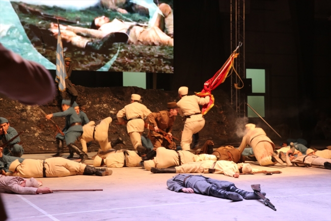 Kütahya'da lise öğrencilerinden Dumlupınar Müzikali