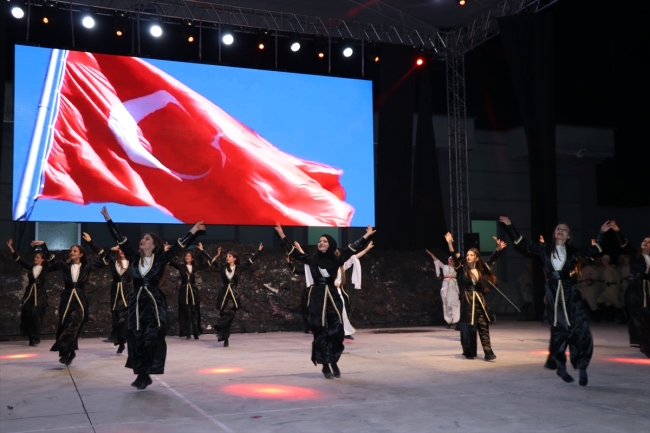 Kütahya'da lise öğrencilerinden Dumlupınar Müzikali