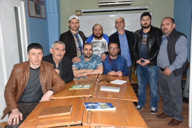 İşitme engelliler işaret diliyle Kur'an-ı Kerim öğreniyor