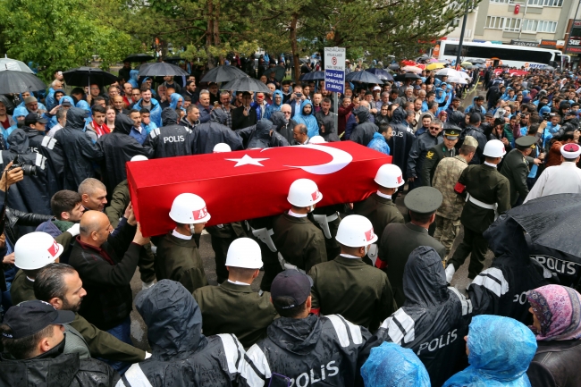 Şehit Uzman Onbaşı Furkan Peker son yolculuğuna uğurlandı