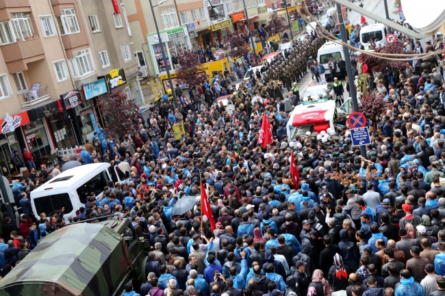 Şehit Uzman Onbaşı Furkan Peker son yolculuğuna uğurlandı