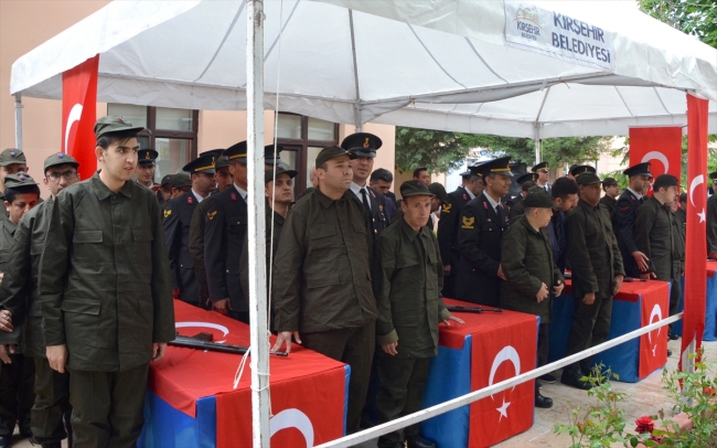 Engelli gençlerin temsili askerlik heyecanı