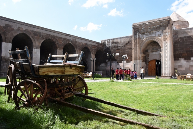 İpek Yolu'nun 778 yıllık incisi: Karatay Kervansarayı