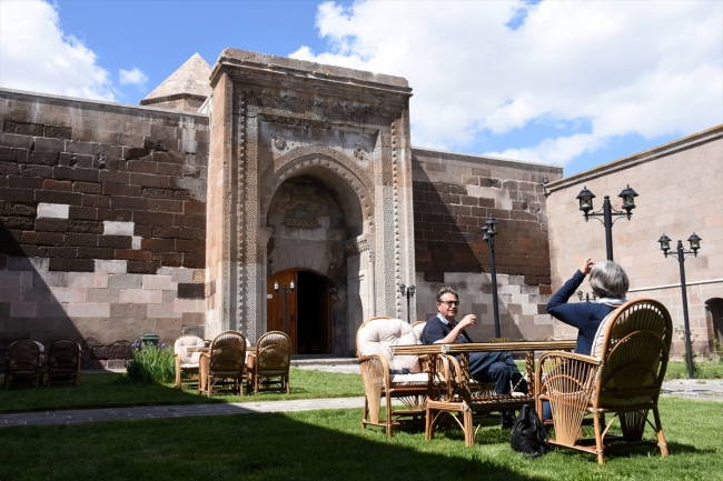 İpek Yolu'nun 778 yıllık incisi: Karatay Kervansarayı