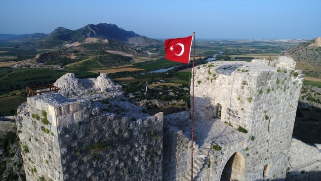 Adana'daki tarihi Yılankale ilginç hikayesiyle turist çekecek