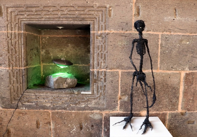 Hurda malzemeleri sanat eserine dönüştürdüler