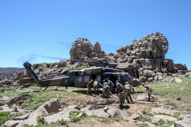 İlk iftarı sınırdaki Mehmetçik açtı