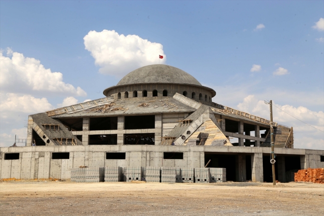 Sivas'ta "Ay yıldız" şeklinde cami inşa ediliyor