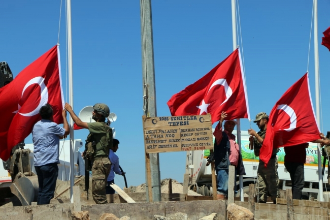 Şehitler Tepesi, Türk bayraklarıyla donatıldı