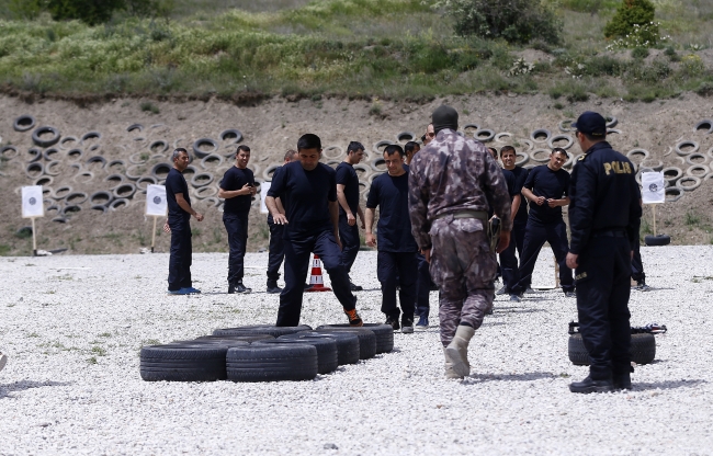 Bin bekçi adayı "özel harekat" eğitimi alıyor