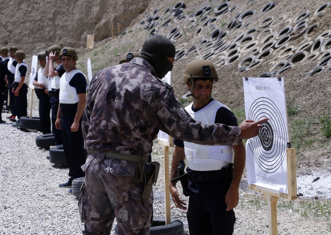 Bin bekçi adayı "özel harekat" eğitimi alıyor