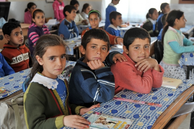 Türk Kızılayı'ndan "Geleceğe El Uzat" kampanyası