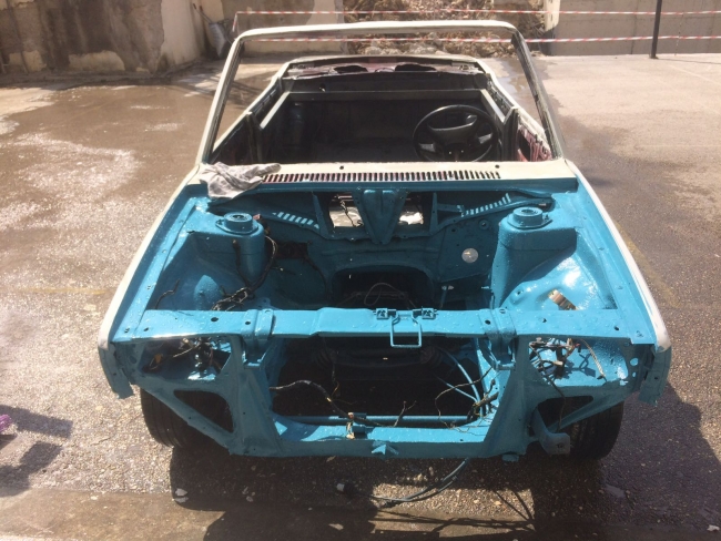 Lise öğrencileri hurda aracı spor otomobile dönüştürdü