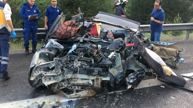 Ankara’da tır ile otomobil çarpıştı: 3 ölü 1 yaralı