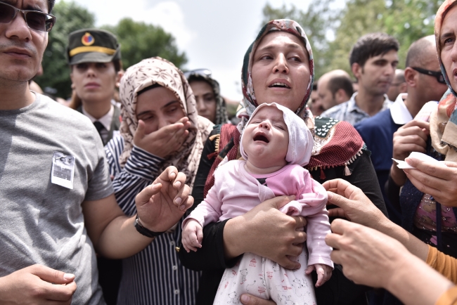 Şehit Musa Sayan ve Mehmet Türken'i binler son yolculuğuna uğurladı
