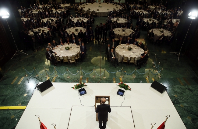 Cumhurbaşkanı Erdoğan: Kendi milli paramızı dövizle değiştirmeyin