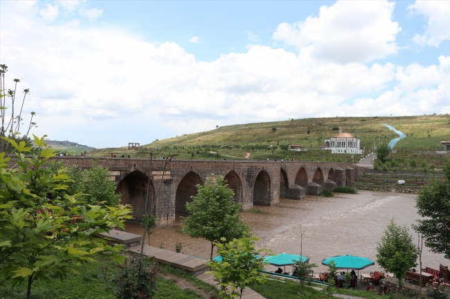 Turizmde kabuğunu kıran Diyarbakır'a "Altın Elma" ödülü