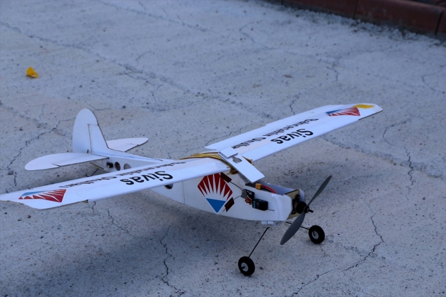 Lise öğrencileri insansız hava aracı yaptı