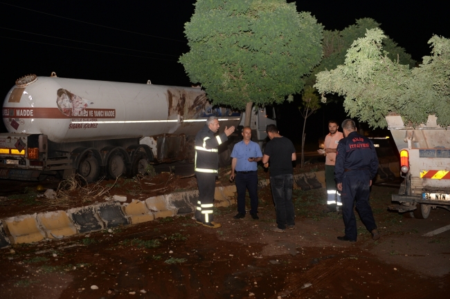 Kilis'te LPG tankerinin devrildiği yol yeniden trafiğe açıldı
