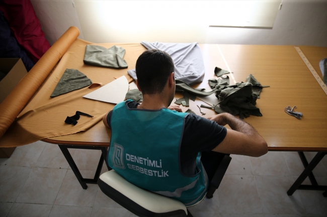 Hükümlüler, meslek edinerek üretime katkı sağlıyor