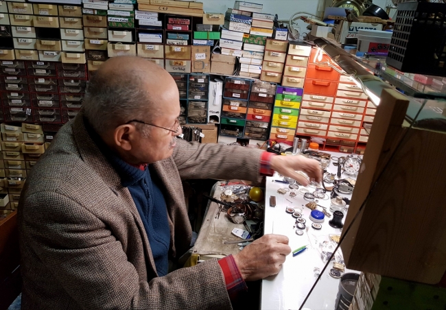 Midayet Yıldırım 6 yıl uğraştan sonra guguklu saat üretmeyi başardı