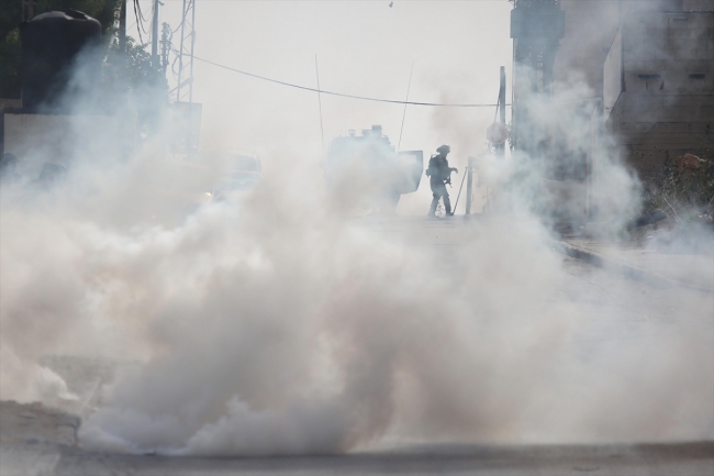 İsrail askerlerinden Filistin mülteci kampına baskın