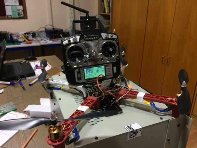 Lise öğrencileri insansız hava aracı üretti