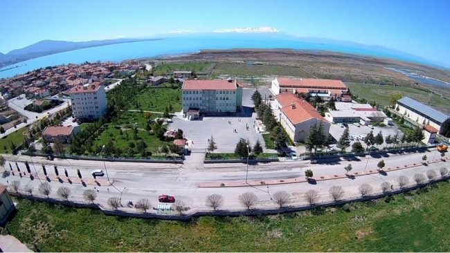 Lise öğrencileri insansız hava aracı üretti