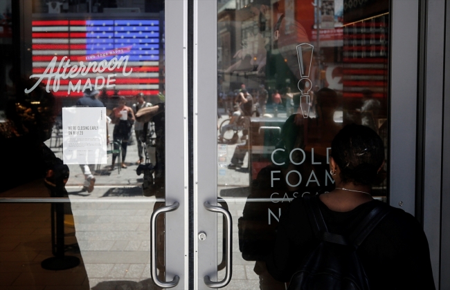 Starbucks 8 bin şubesini ırkçılık eğitimi için kapattı